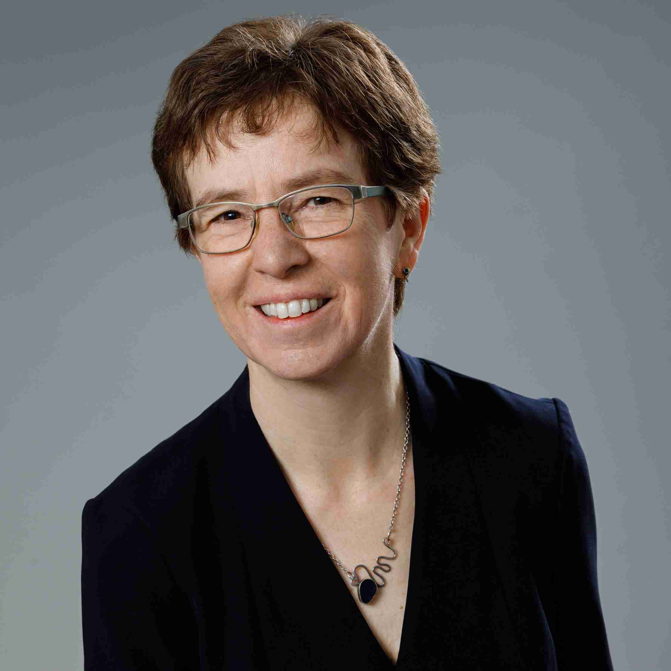 Profile image of Dr Heather Earnshaw
